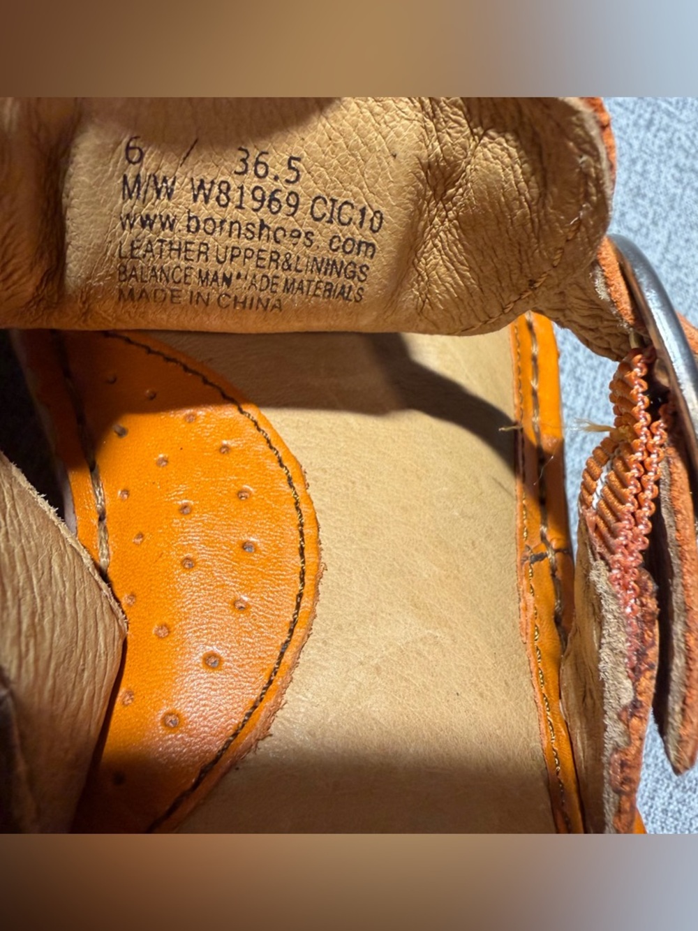 BORN Orange Leather Thong Wedge Sandals🍊 - Picture 10 of 10